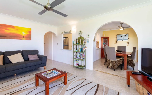 Ground floor, air condtioned apartment!