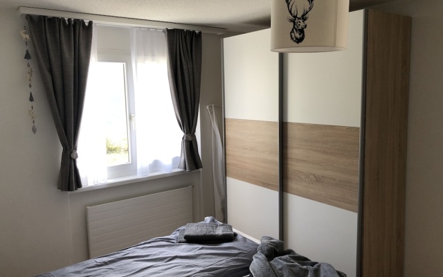 Renovated 3 Rooms Apartment in Ruschein Near Laax – Guest Rooms – Ilanz