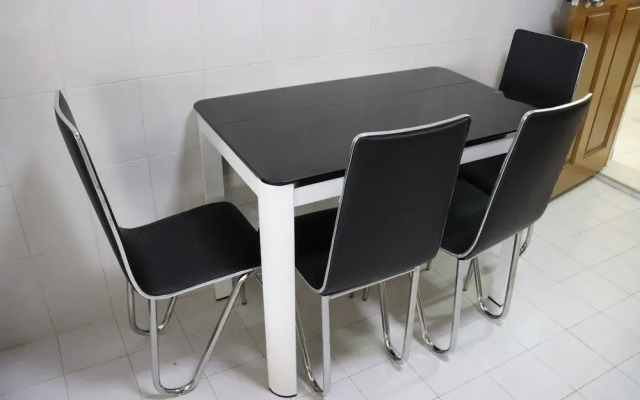 Cutie's Holiday Condominium