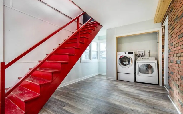Modern Middletown Retreat, Minutes to Downtown!
