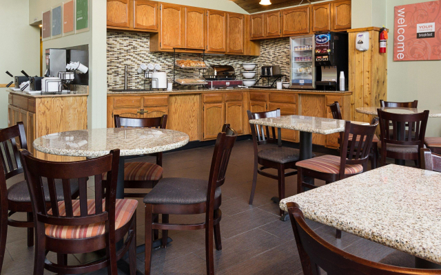 Comfort Inn & Suites Syracuse-Carrier Circle