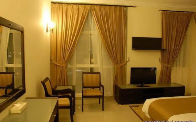Al Hayat  Suites