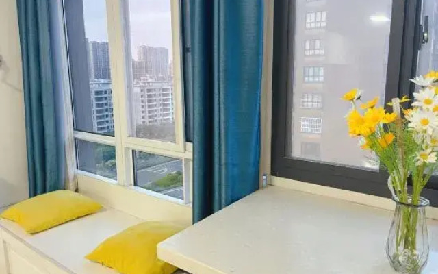 Yan Shusha Light Luxury Apartment (Haicheng Road Branch)