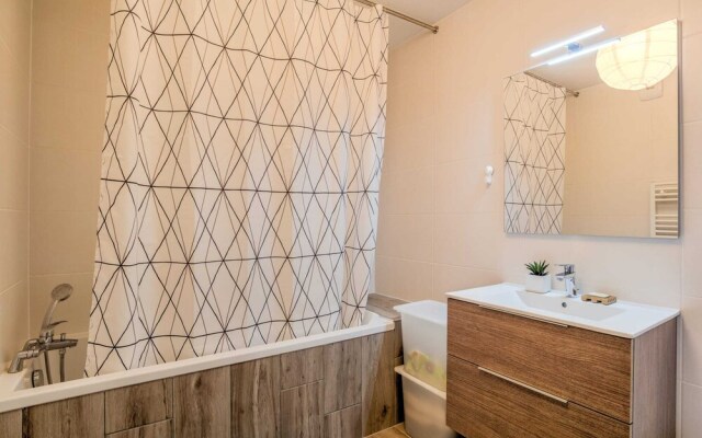 Pretty One-bedroom Apartment of 70m² With Balcony - Strasbourg