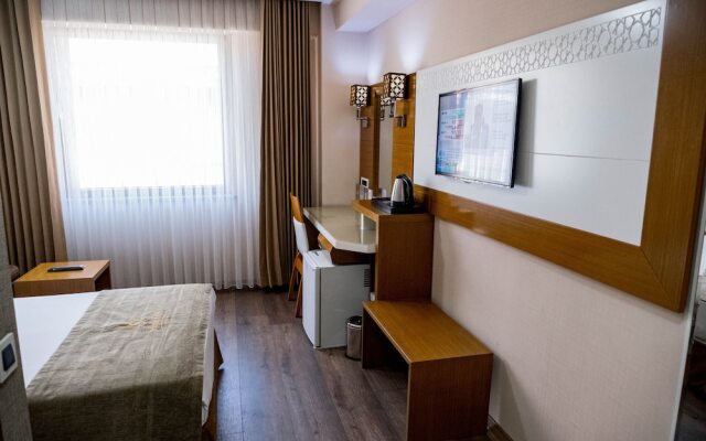 Selcuk Hotel Sems-i Tebrizi