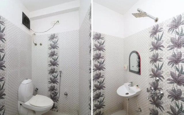 OYO 23166 Hotel Madani