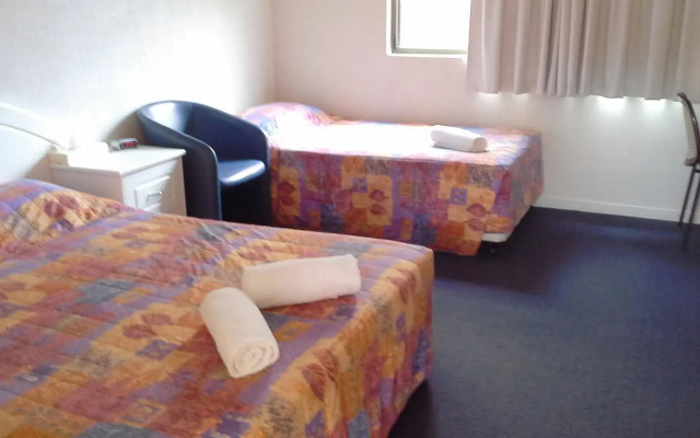 Cluden Park Motor Inn