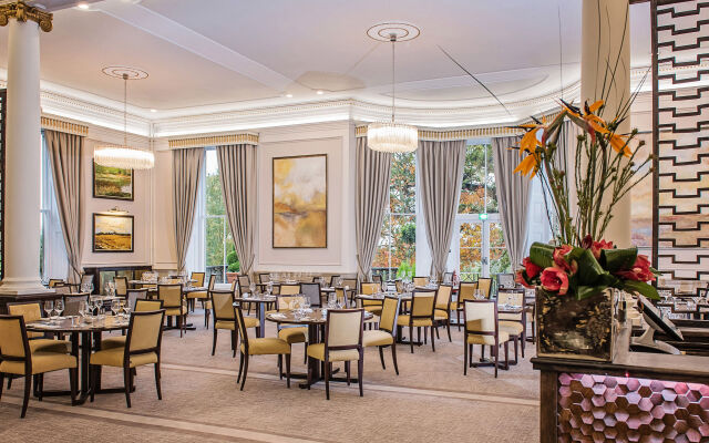 Oatlands Park Hotel