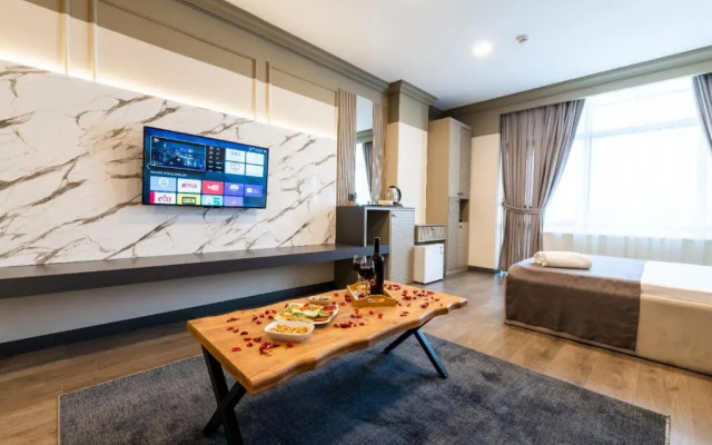 Arena Luxury Hotel Suites