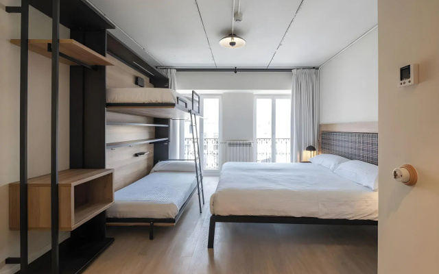 LATROUPE Grand Place Hostel