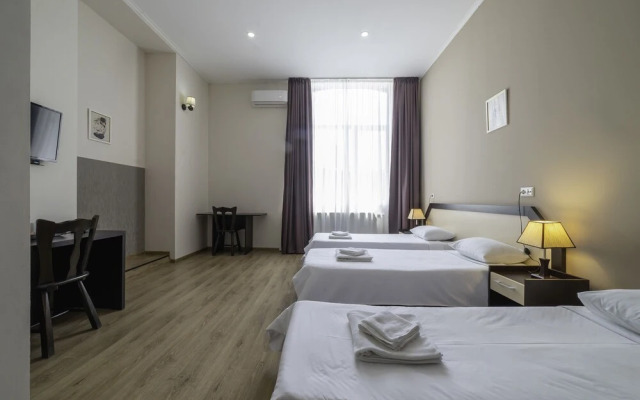 Backstreet Hotel