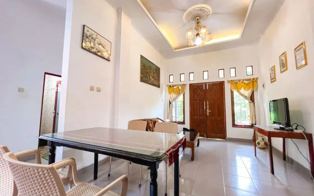 Homestay Jakal Dekat UGM dan Wisata by Simply Homy