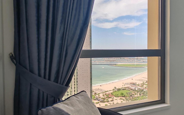 Dubai Marina beautiful apartment with water view