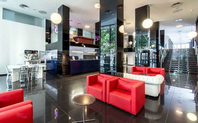 Belroy Hotel and Apartments