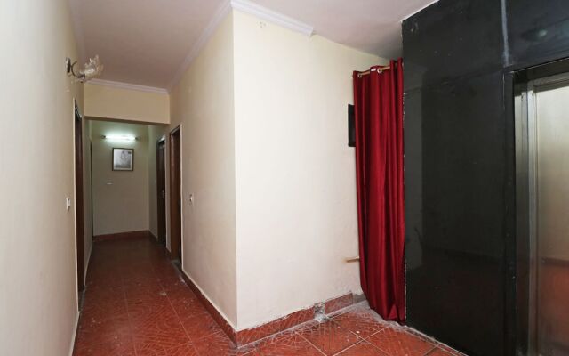 Royal Palace by OYO Rooms