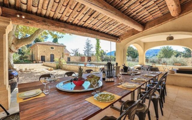 1784 Domaine de Lourmarin