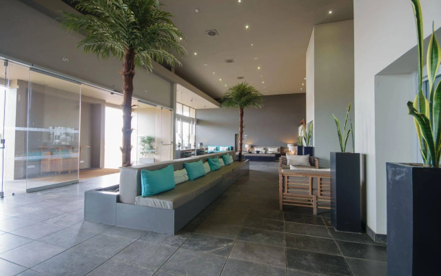 Hotel Oasis Salinas Sea