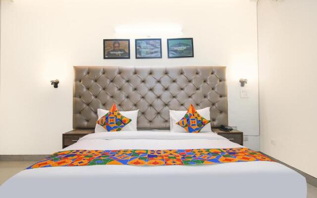 Fabhotel Rivlet Inn