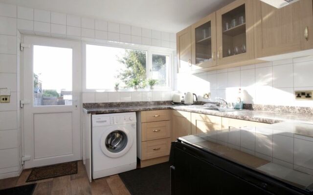 Arma Short Stays - Turner Close