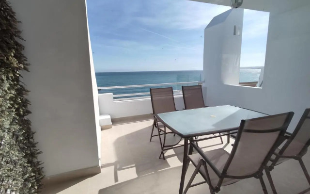 Front Sea View Penthouse