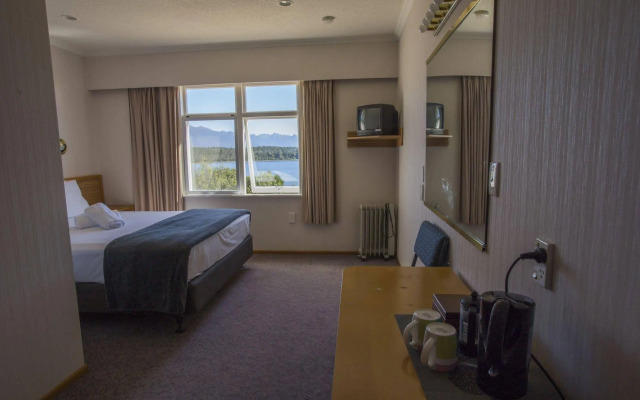 Fiordland National Park Lodge