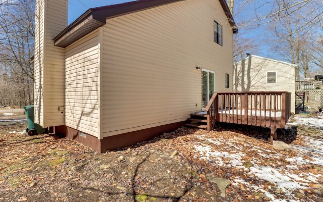 Modern Tobyhanna Home Near Lake Carobeth!