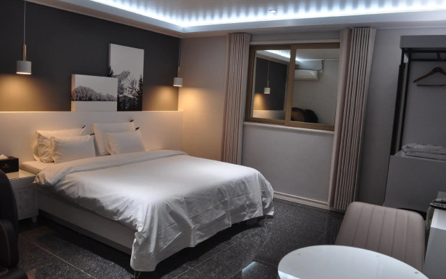 Hound Hotel Sangmu