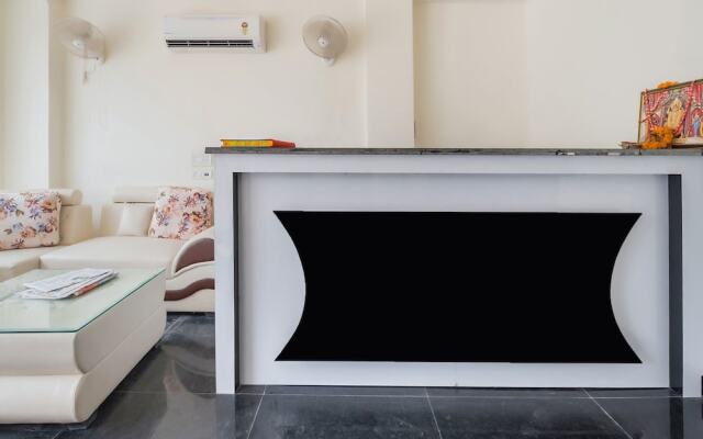 OYO 17020 Hotel Raj Palace