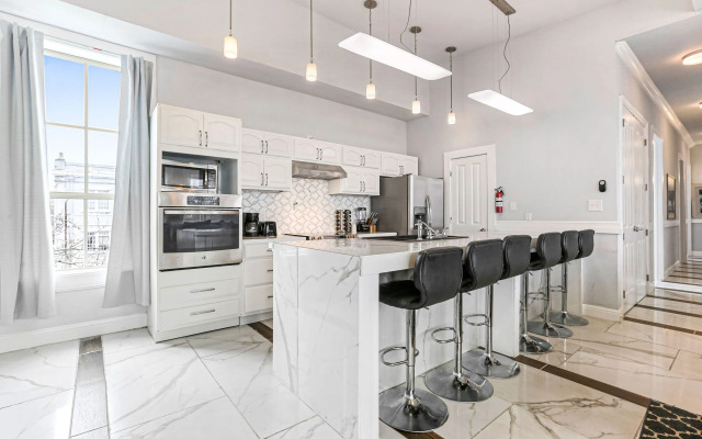 Fully Furnished Condos Near St Charles