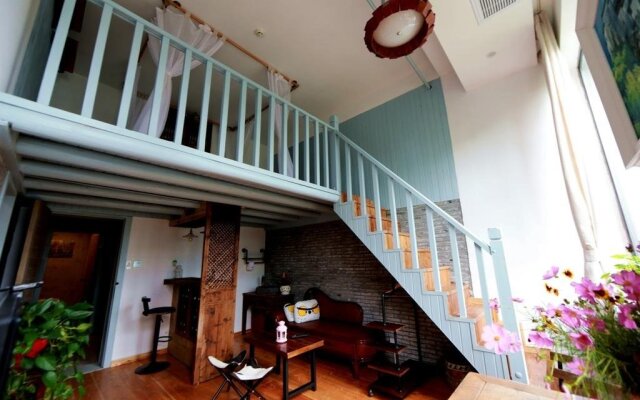 BingHe Street Art Hostel