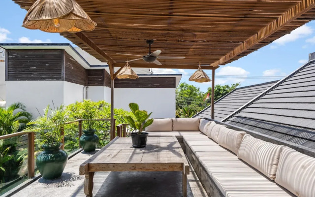 Abu Villa by Betterplace