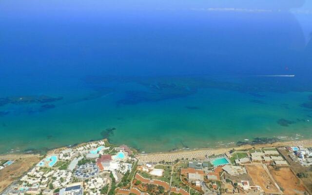 Del Mar Apartments in Stalis
