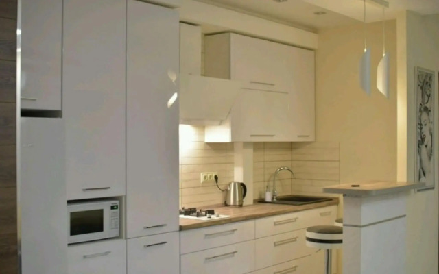 Apartments on Bolshoy Sadovaya pereulok 13/2
