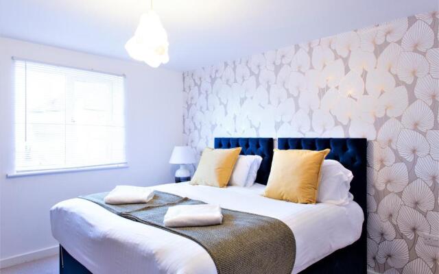 Savoy Court - Your Apartment