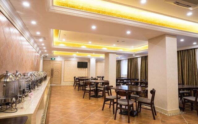 Vienna Hotel Yishan Rd Station Branch