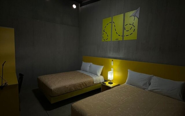 CHECK INN HOSTAL AEROPUERTO GDL - Hostel
