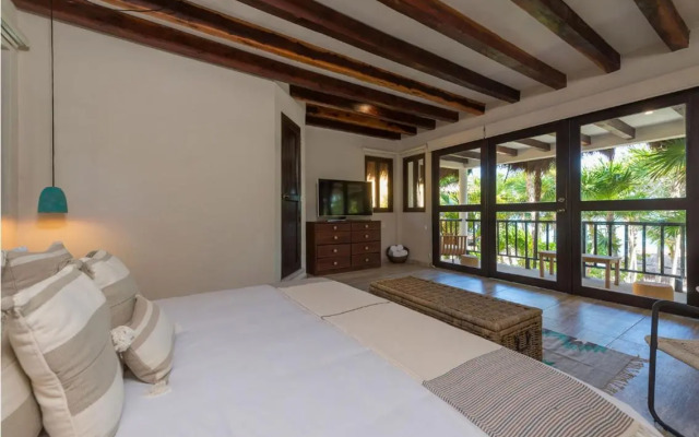 Beachfront bungalows- Soliman Bay