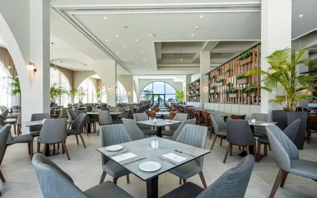 Louis Phaethon Beach Club