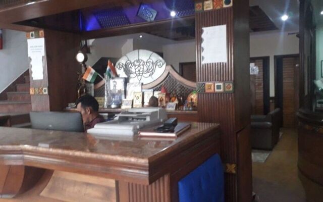 Adb Rooms Hotel Ivory Palace