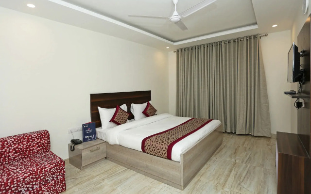 OYO 11340 Hotel Lakshmi Palace