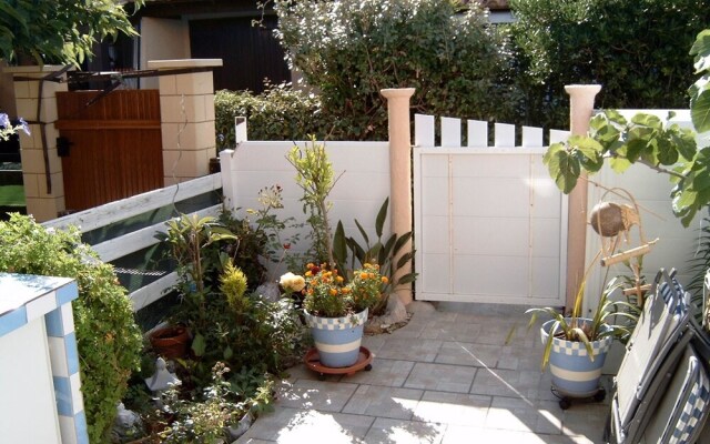 House With 2 Bedrooms in Leucate, With Enclosed Garden