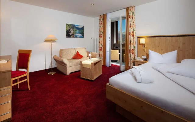 Alm- & Wellnesshotel Alpenhof