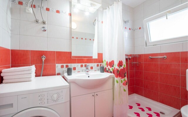 Nice Apartment in Pisak With 3 Bedrooms and Wifi