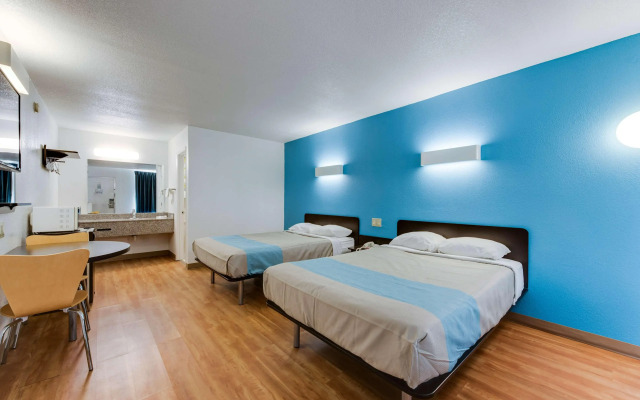 Motel 6 Kingston TN