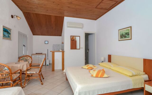 Apartment Martina Hvar/Pokrivenik