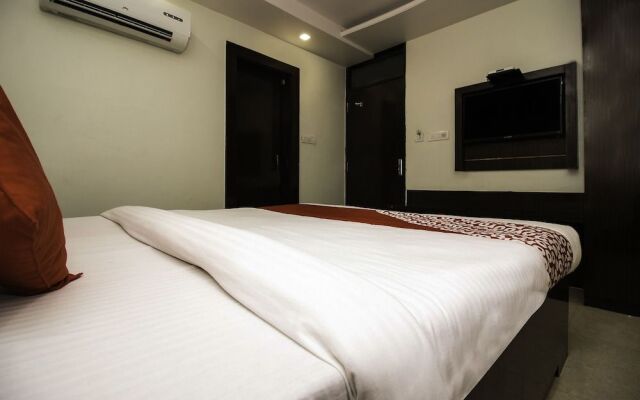 OYO 15424 Hotel Galaxy Palace