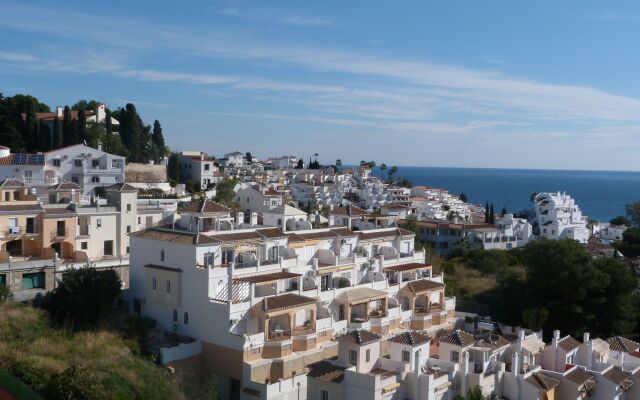 Tahiti Nerja Bluewater