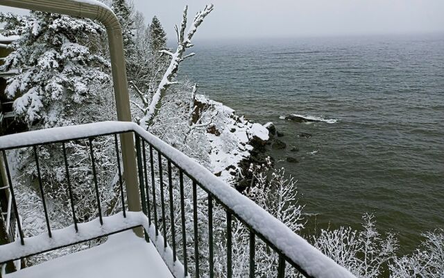 The Cliff Dweller on Lake Superior