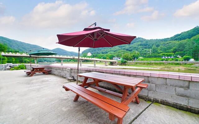 Gapyeong Chongsu Stream Pension