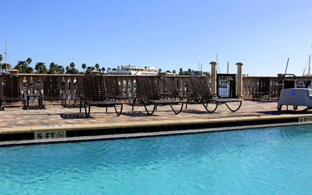 Pier House 60 Clearwater Beach Marina Hotel